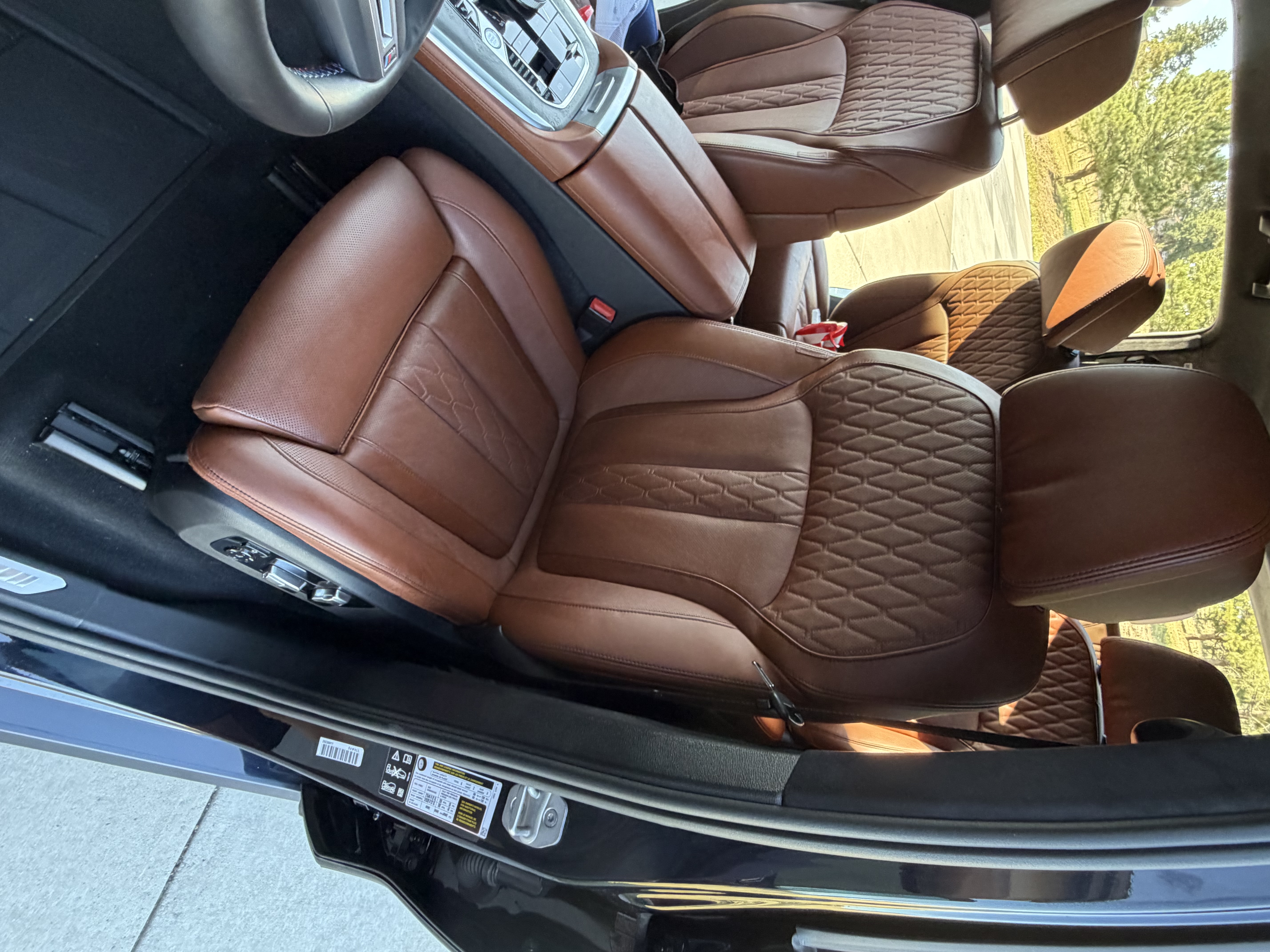 Used 2025 BMW X7 M60i AWD/4WD image 12