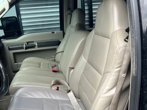 Used 2010 Ford F250 XLT image 4