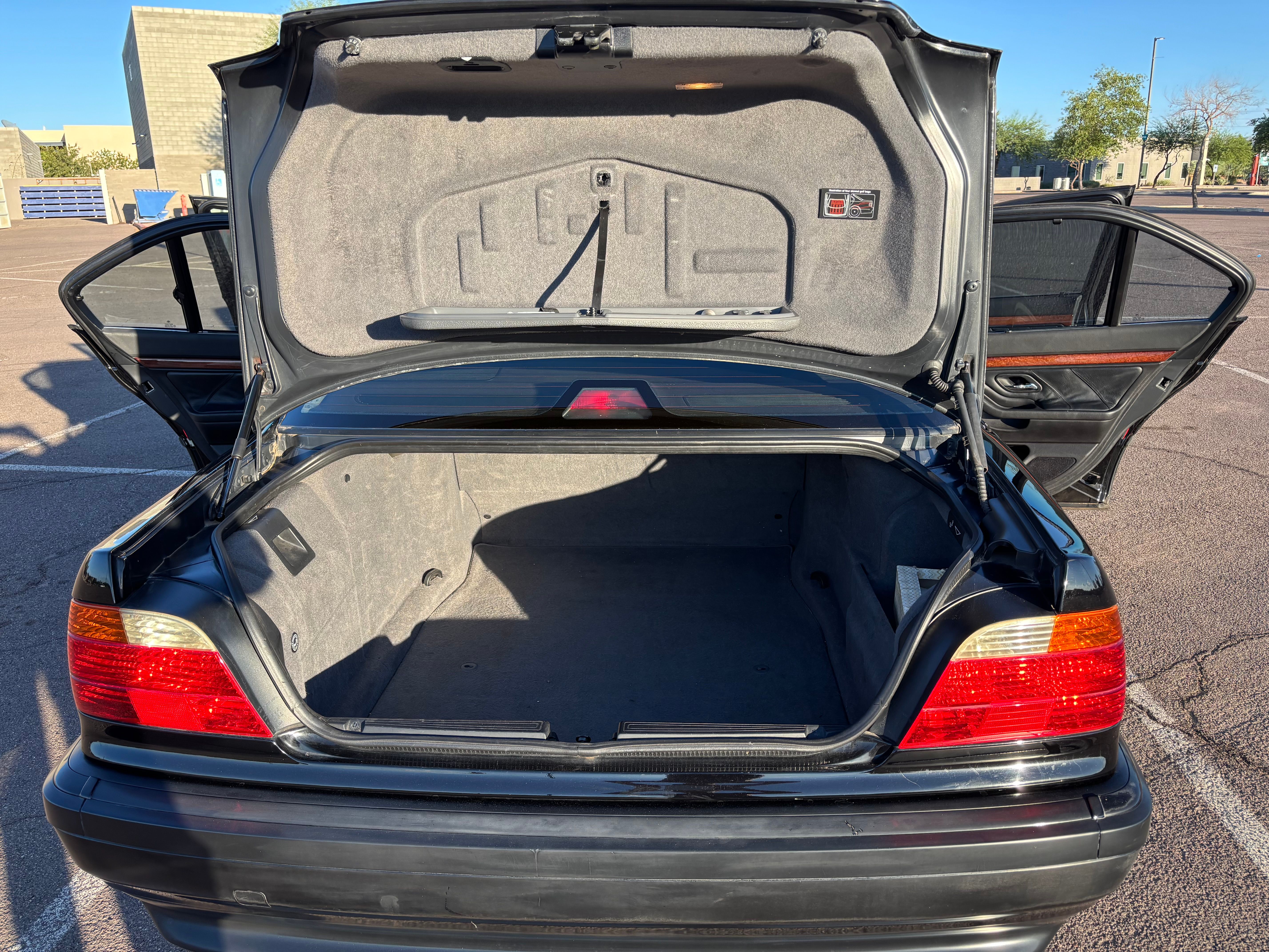 Used 2000 BMW 740i RWD image 12