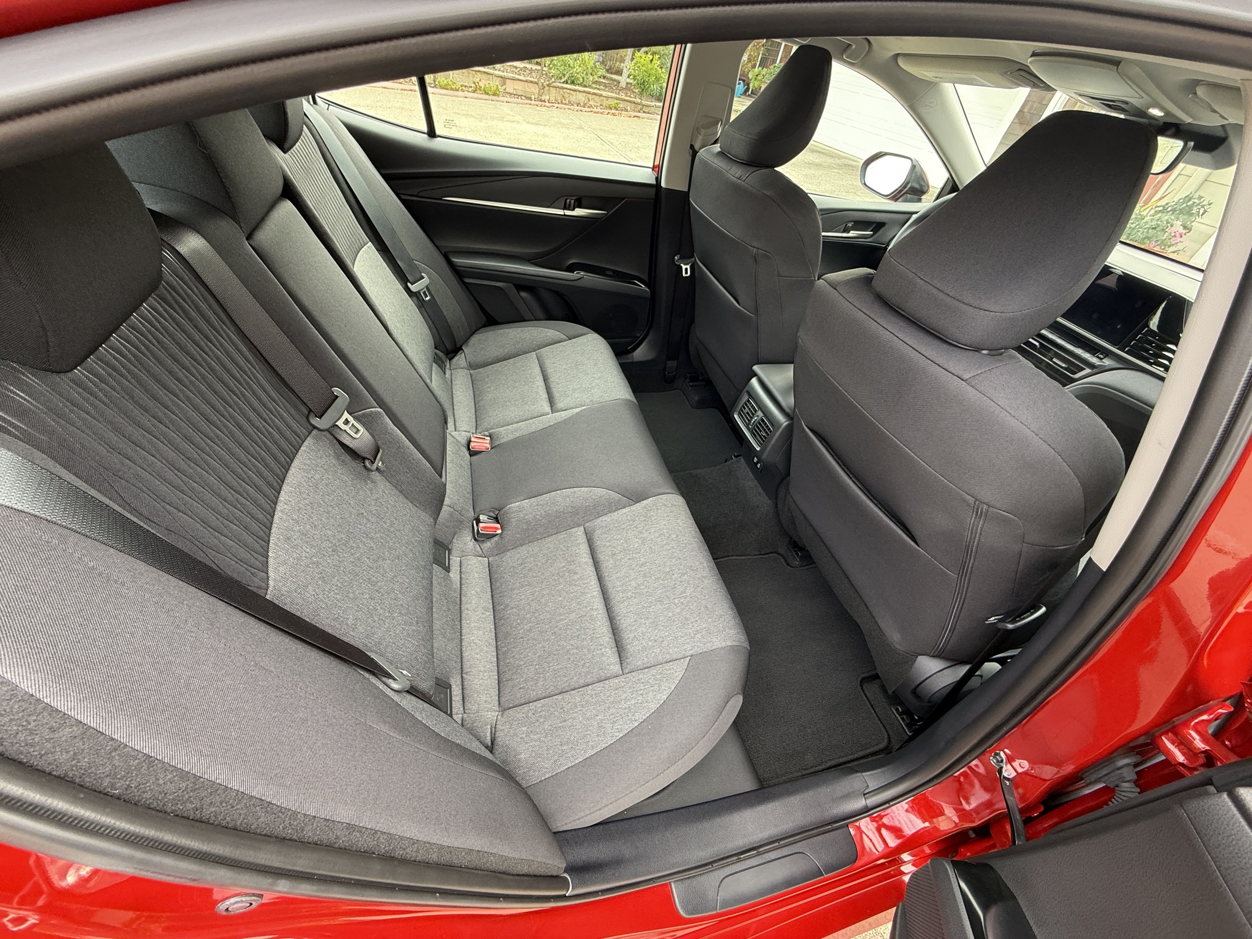 Used 2025 Toyota Camry LE w/ Convenience Package FWD image 18