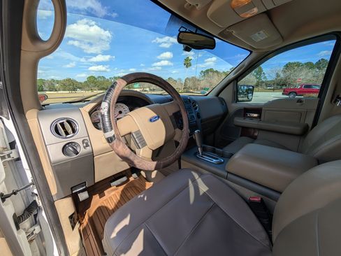 Used 2005 Ford F150 Lariat image 6