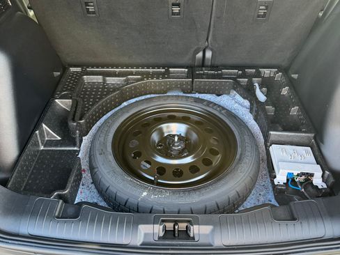 Used 2024 Ford Escape Platinum w/ Premium Technology Package image 10