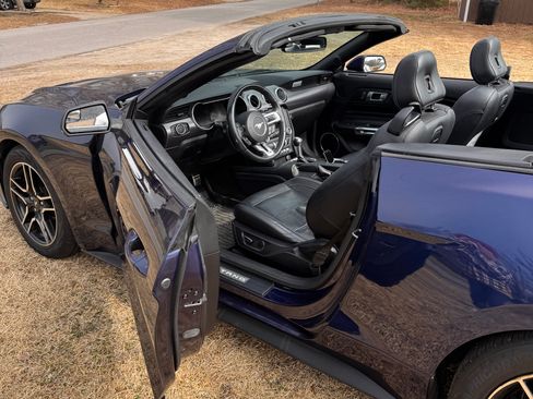 Used 2018 Ford Mustang Premium w/ Equipment Group 201A image 6