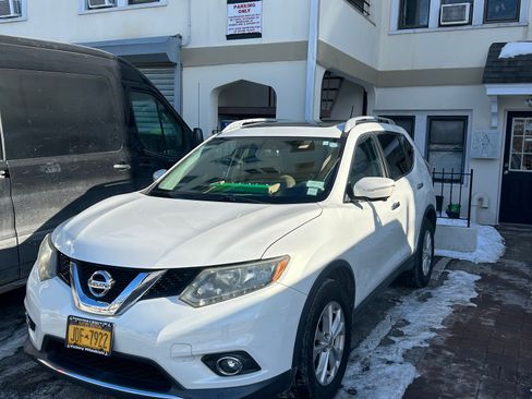 Used 2014 Nissan Rogue SV w/ SV Premium Package image 1