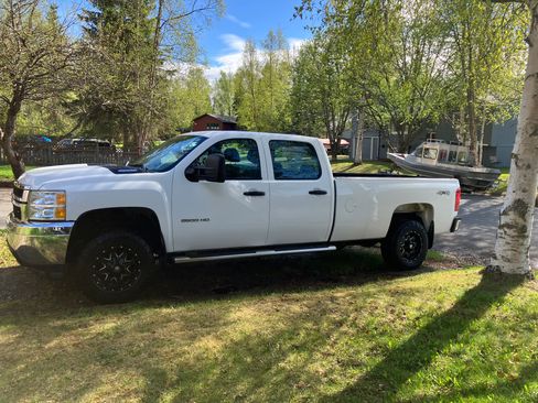Used 2013 Chevrolet Silverado 2500 W/T AWD/4WD image 1