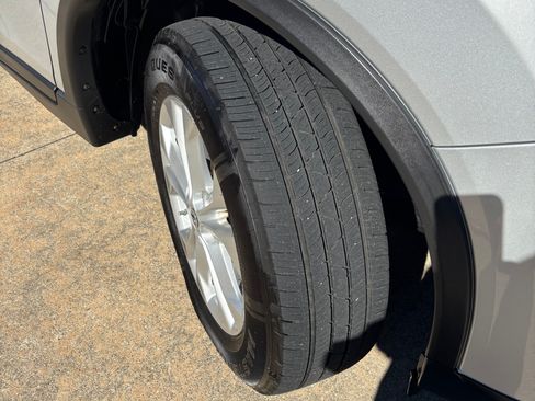 Used 2016 Nissan Rogue SV image 10