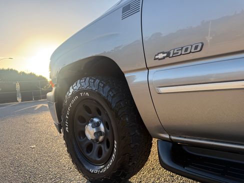 Used 2001 Chevrolet Suburban LT w/ LT Preferred Equipment Group image 13