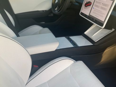 Used 2025 Tesla Model 3 Performance image 17