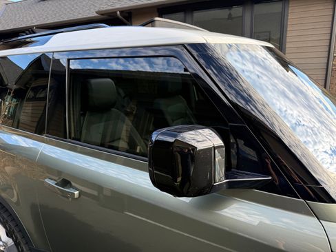 Used 2021 Land Rover Defender 90 First Edition image 6