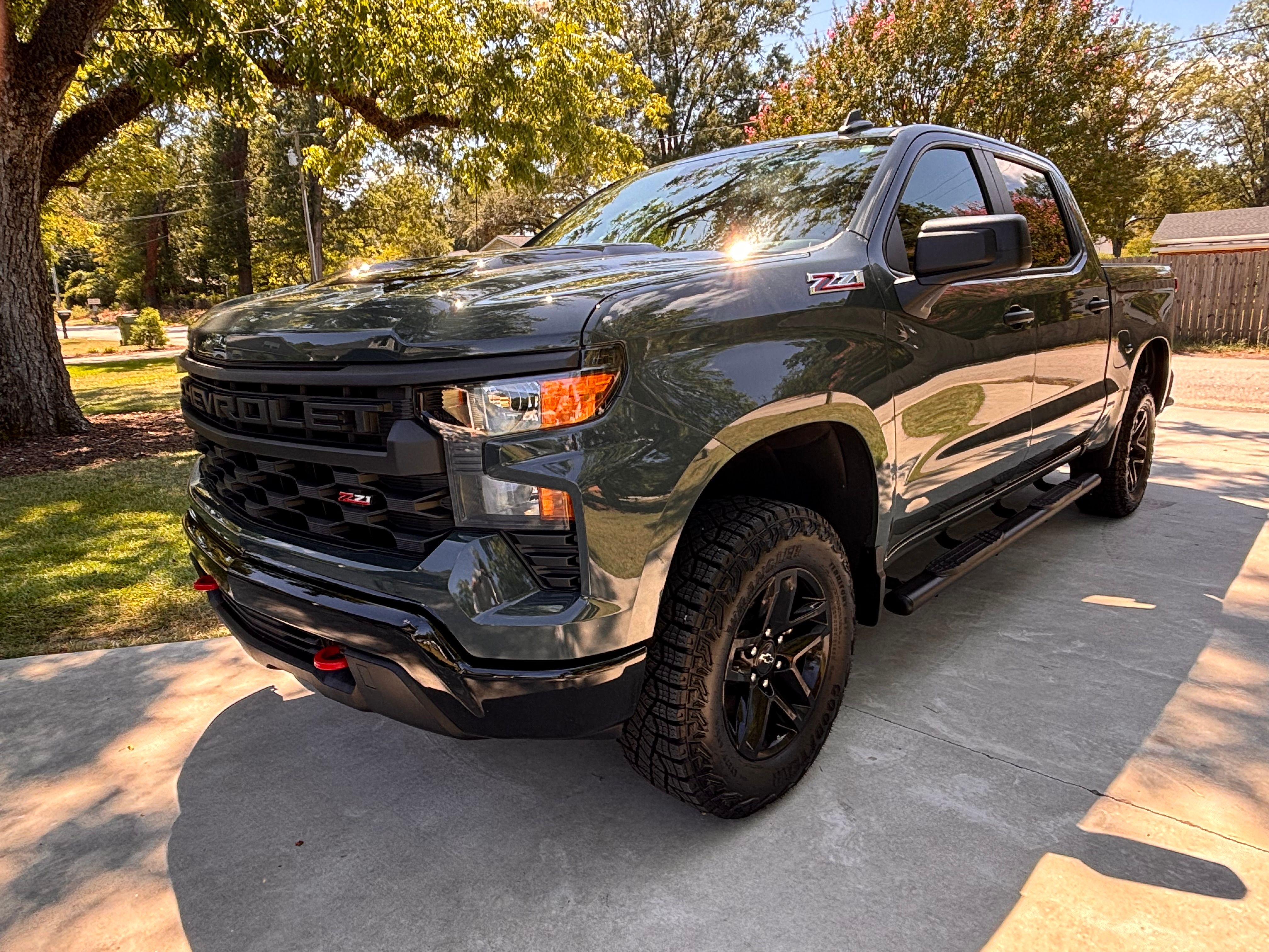 Used 2025 Chevrolet Silverado 1500 Custom Trail Boss AWD/4WD image 2