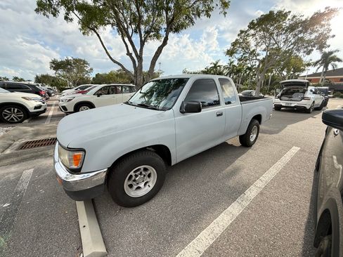 Used 1996 Toyota T100 DX image 16