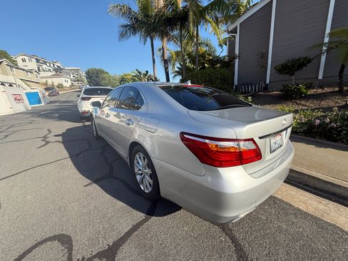 Used 2012 Lexus LS 460 w/ Luxury Value Edition RWD image 5