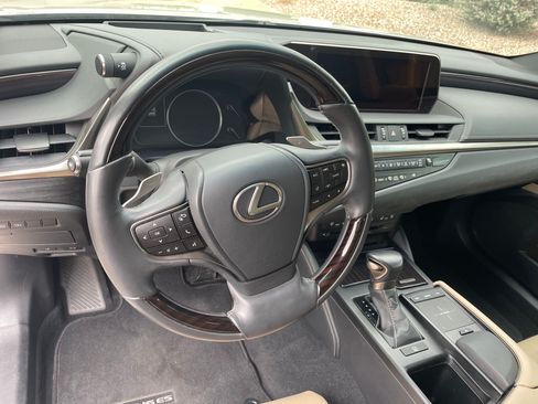 Used 2019 Lexus ES 350 Ultra Luxury image 23
