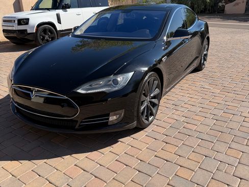 Used 2013 Tesla Model S Performance RWD image 2