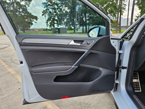 Used 2019 Volkswagen GTI SE w/ SE Experience Package image 15