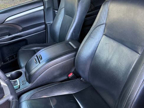 Used 2016 Toyota Highlander XLE FWD image 19