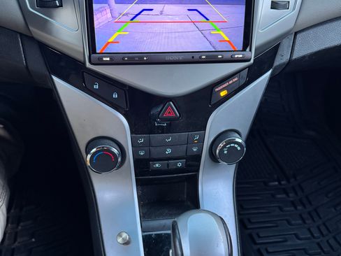 Used 2012 Chevrolet Cruze LT image 10