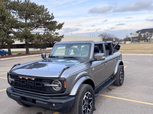 Used 2023 Ford Bronco Outer Banks AWD/4WD image 1