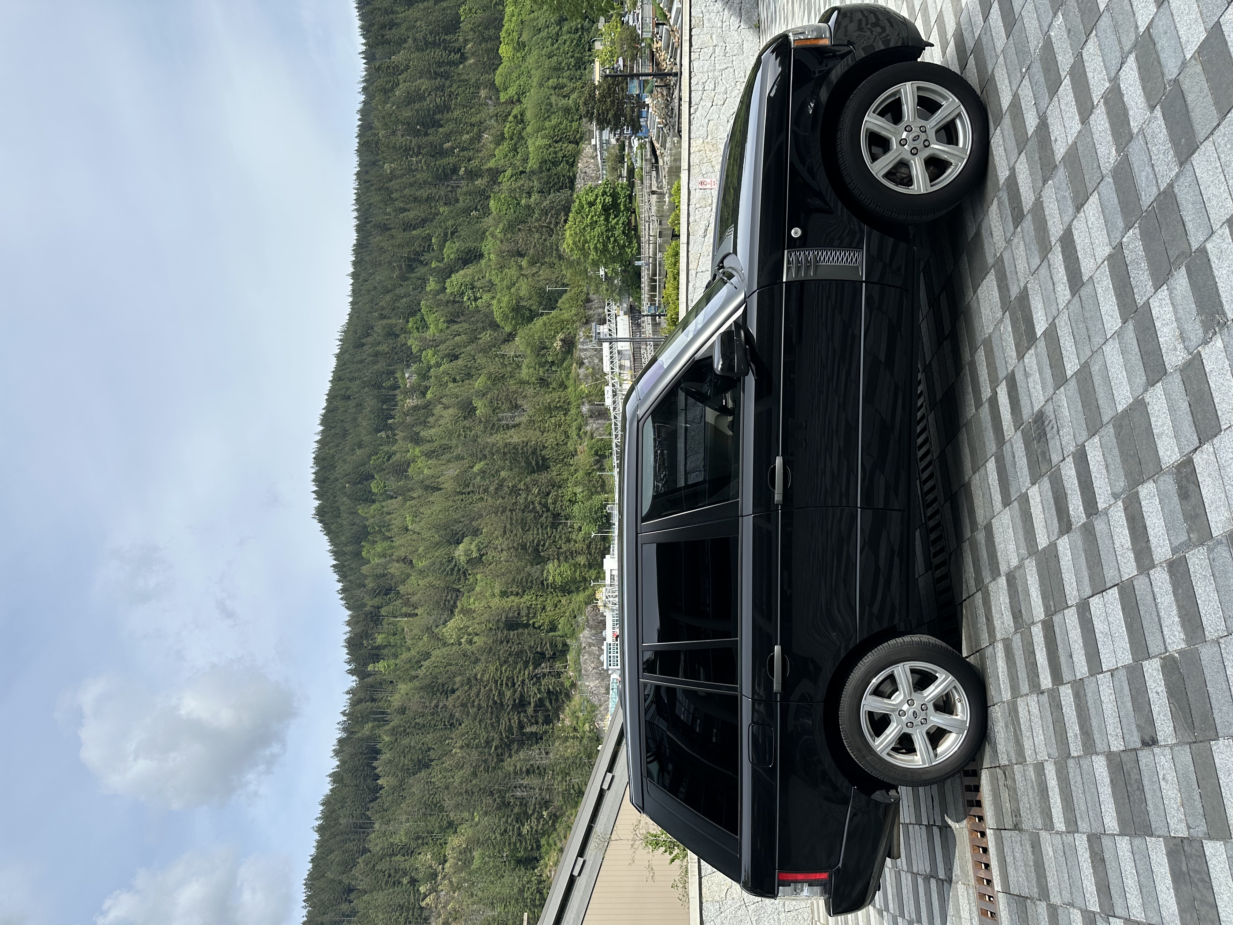 Used 2011 Land Rover Range Rover Supercharged AWD/4WD image 4