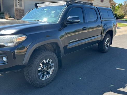 Used 2018 Toyota Tacoma TRD Off-Road AWD/4WD image 2