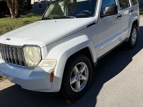 Used 2011 Jeep Liberty Limited image 16