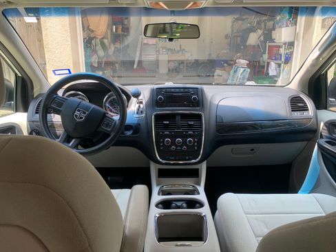 Used 2013 Dodge Grand Caravan SE image 17