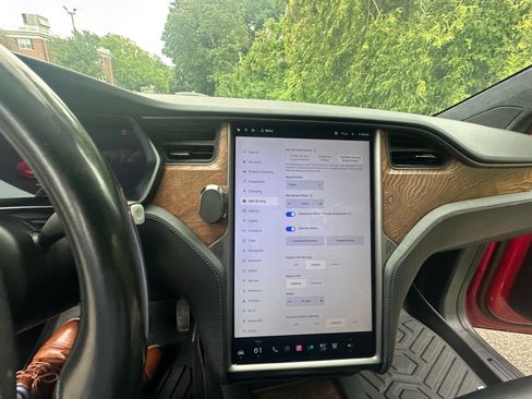 Used 2020 Tesla Model X Long Range AWD/4WD image 6