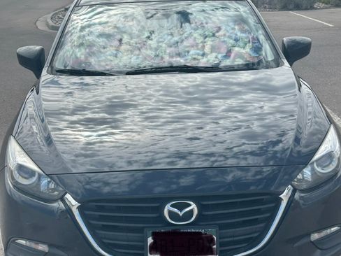 Used 2018 MAZDA MAZDA3 Sport FWD image 2