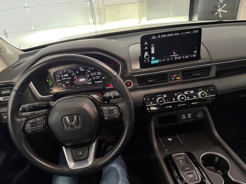 Used 2023 Honda Pilot Elite image 18