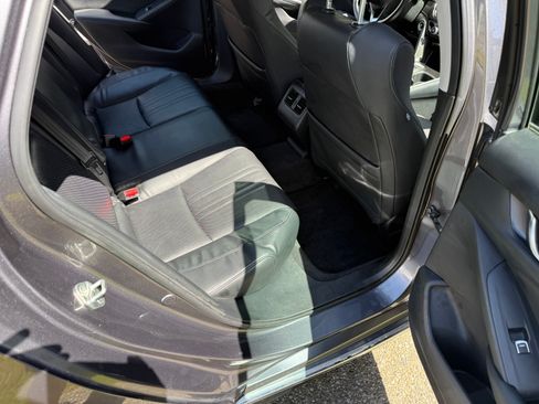 Used 2018 Honda Accord EX-L image 8