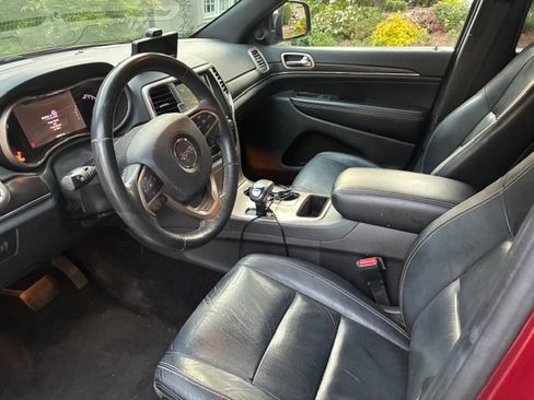 Used 2015 Jeep Grand Cherokee Limited image 16