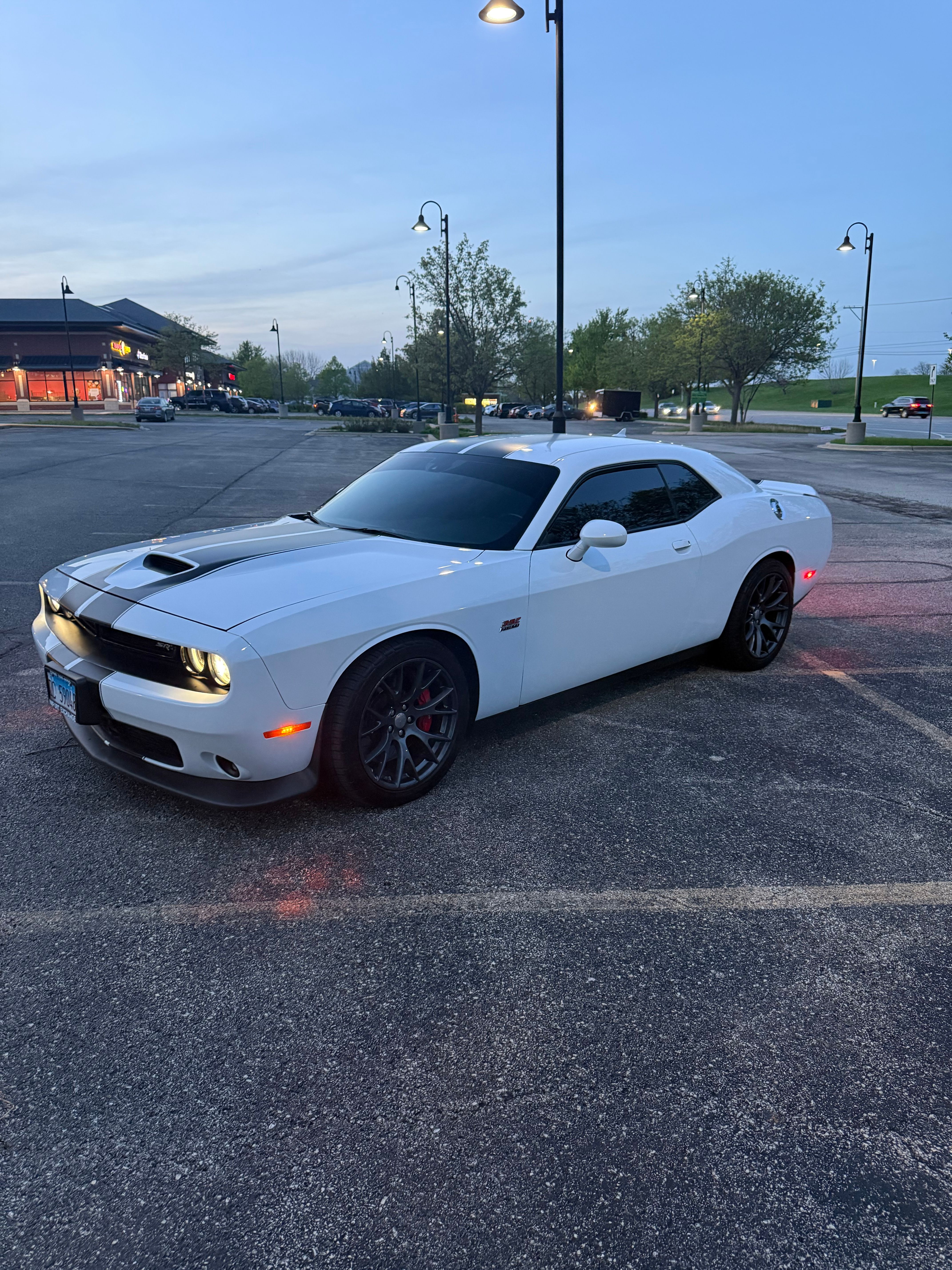 Used 2015 Dodge Challenger SRT w/ Technology Group RWD image 1