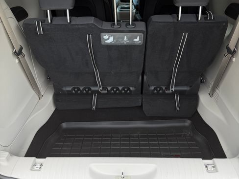 Used 2019 Chrysler Pacifica Touring Plus w/ Advanced Safetytec Group FWD image 8