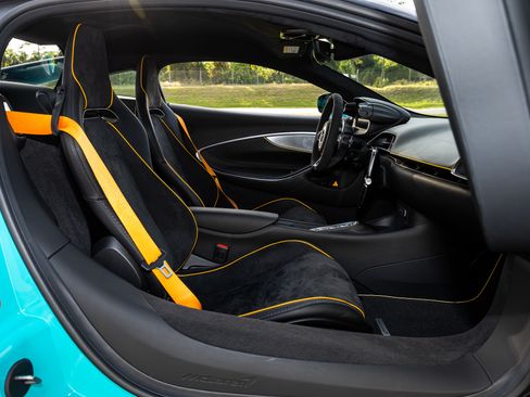 Used 2023 McLaren Artura image 29