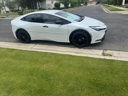 Used 2026 Toyota Prius image 2