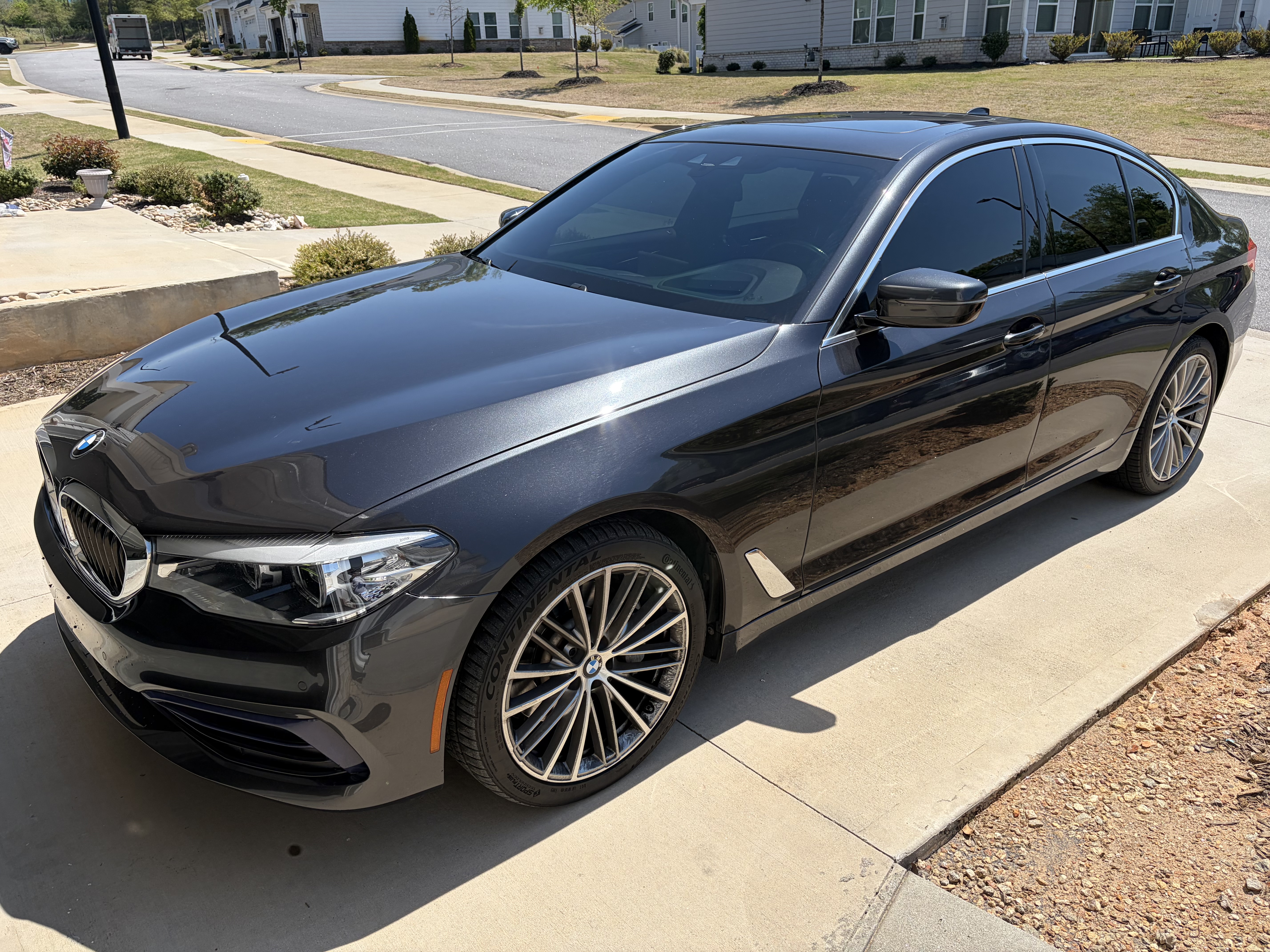 Used 2019 BMW 530i xDrive w/ Convenience Package AWD/4WD image 4