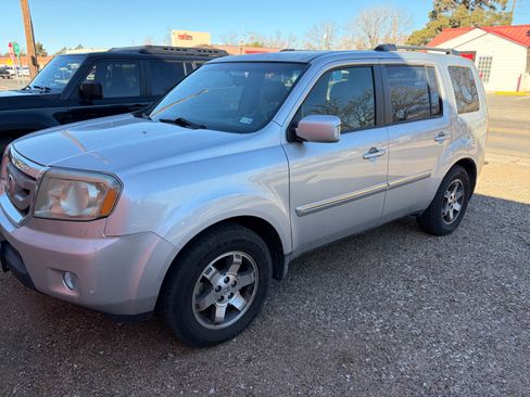 Used 2009 Honda Pilot Touring image 1