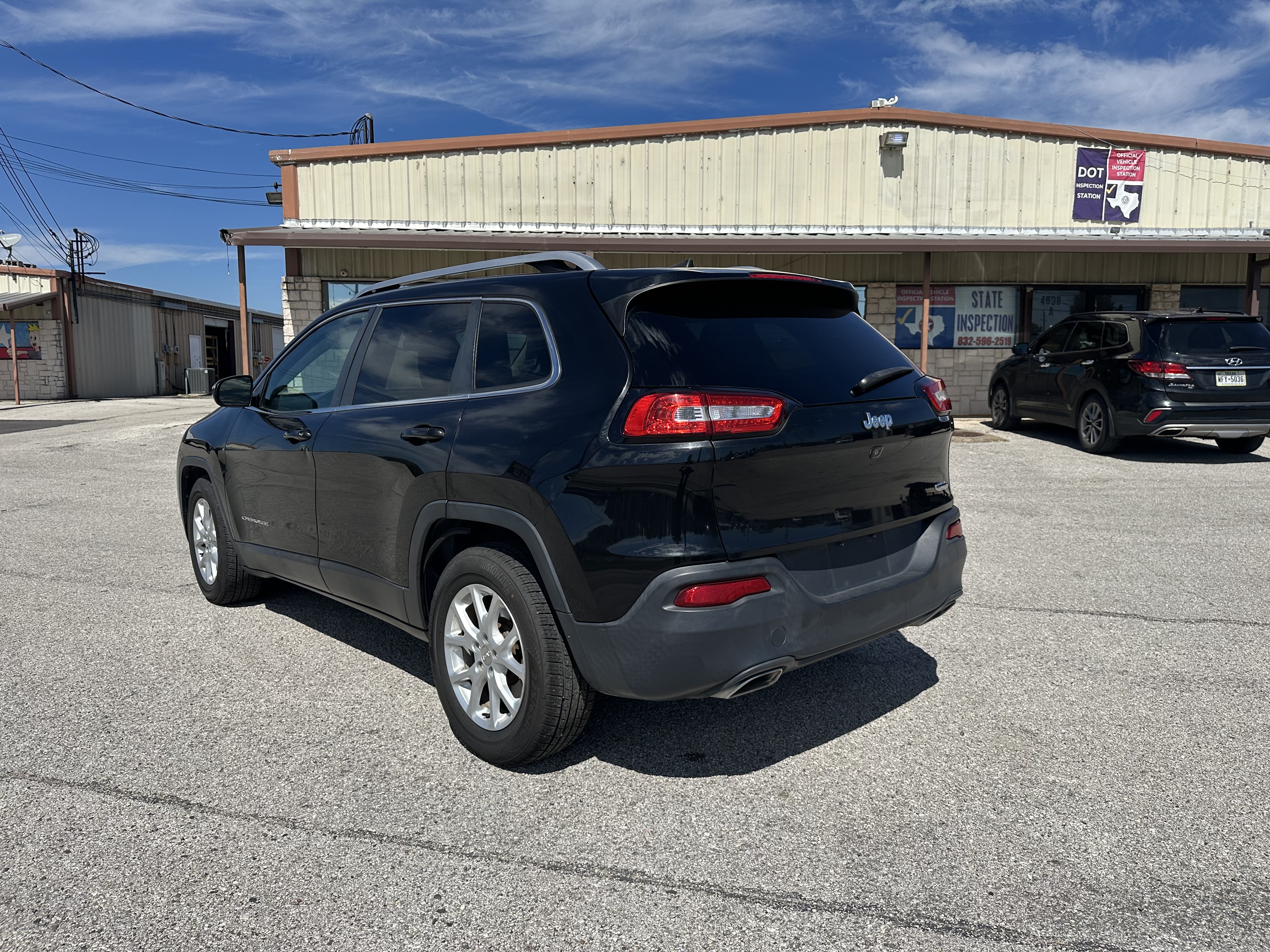 Used 2016 Jeep Cherokee Latitude FWD image 6