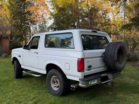 Used 1996 Ford Bronco Sport Utility 2D image 2