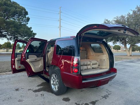 Used 2009 GMC Yukon Denali image 11