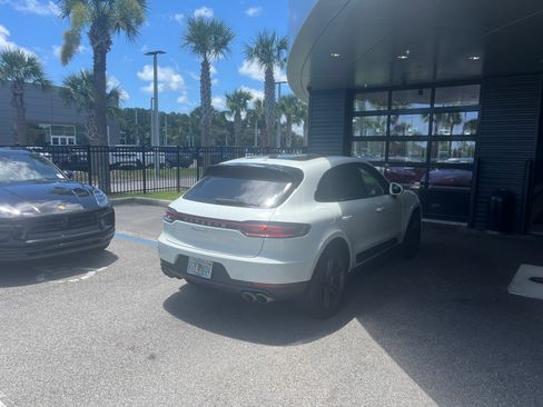 Used 2020 Porsche Macan S image 19