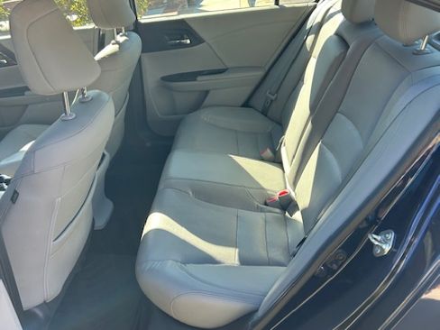 Used 2016 Honda Accord EX-L image 10