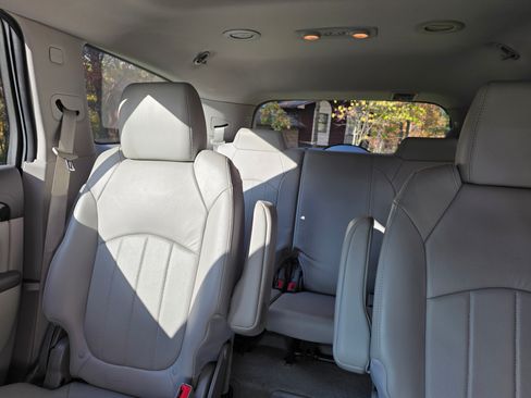Used 2015 Buick Enclave Leather image 25