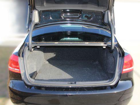 Used 2015 Volkswagen Passat 1.8T Wolfsburg Edition image 10