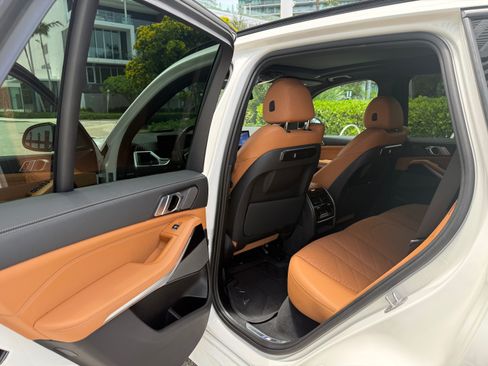 Used 2025 BMW X5 sDrive40i w/ M Sport Package RWD image 14