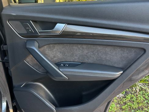 Used 2020 Audi SQ5 Premium Plus w/ Premium Plus Package image 21