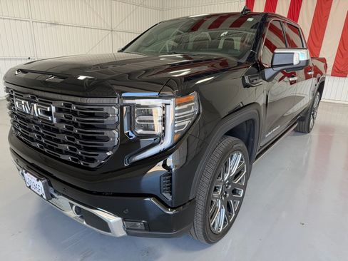 Used 2025 GMC Sierra 1500 Denali Ultimate AWD/4WD image 1