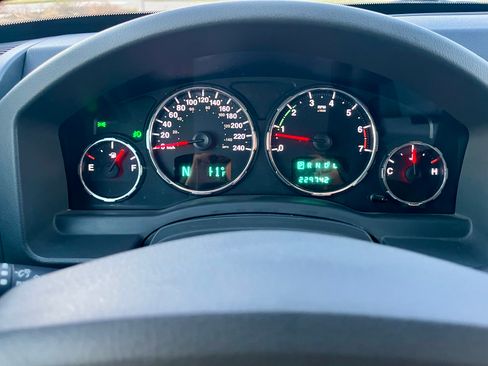 Used 2008 Jeep Liberty Limited w/ Premium Group II image 18