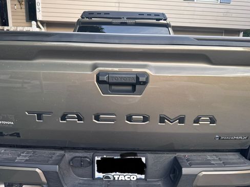 Used 2025 Toyota Tacoma TRD Off-Road AWD/4WD image 8