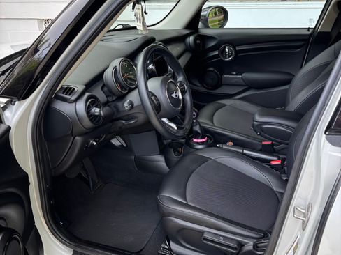 Used 2018 MINI Cooper 4-Door Hardtop image 20